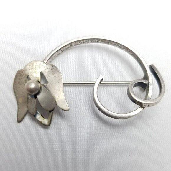 Vintage Beau Sterling Silver Abstract Dog Shape Brooch, Puppy Spiral Shape - Picture 6 of 7